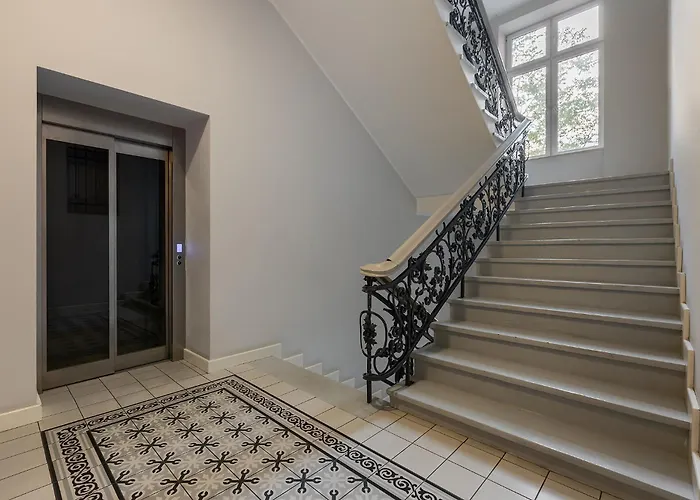 Stare Good Weather *