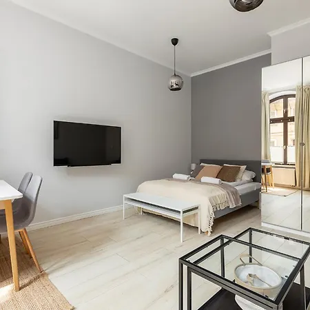 Stare Good Weather بوزنان